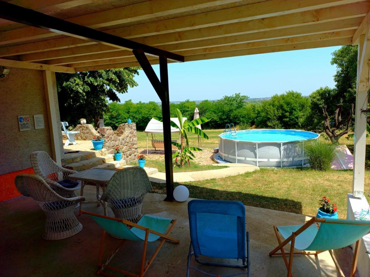 Honey Hill Apartment Fruska Gora Cerevic Bagian luar foto