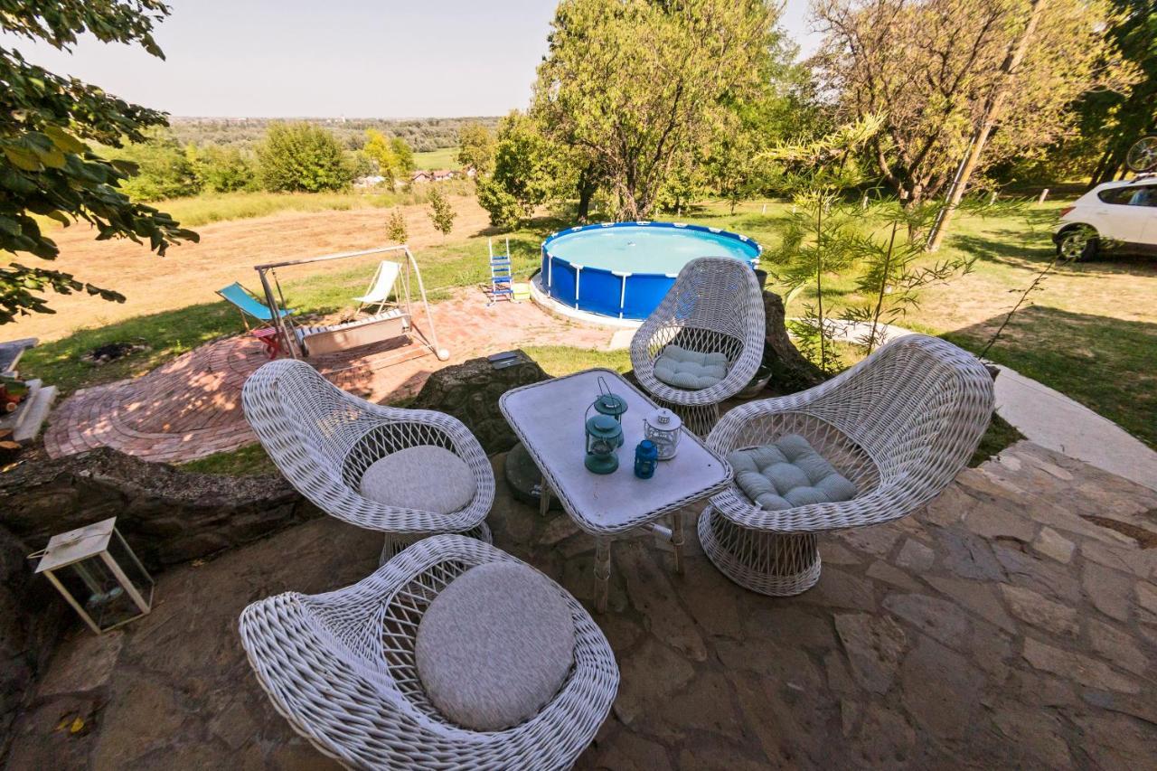 Honey Hill Apartment Fruska Gora Cerevic Bagian luar foto